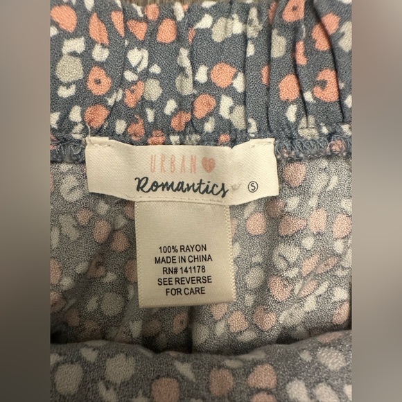 URBAN ROMANTICS LEOPARD PRINT GREY PINK AND CREAM SKORT - Size Small SKU:573 - Picture 2 of 5